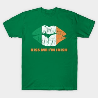 kiss me i,m irish pride lips T-Shirt